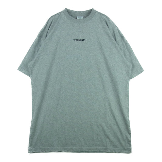 VETEMENTS ヴェトモン 21SS UE51TR540G ロゴ プリント オーバーサイズ 半袖 Tシャツ グレー系 S【新古品】【未使用】【中古】