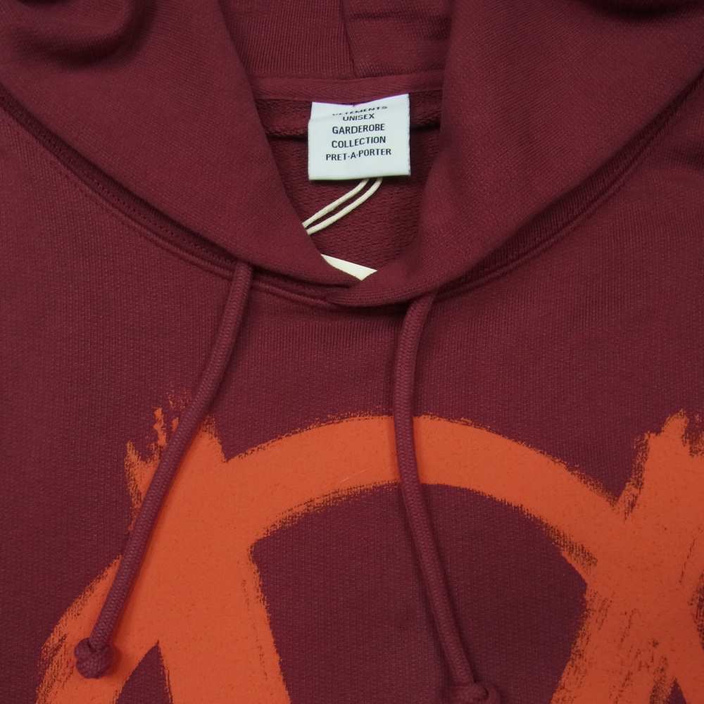VETEMENTS ヴェトモン 21SS UE51TR650R アナーキー ゴシックロゴ プリント パーカー ワインレッド系 M【新古品】【未使用】【中古】