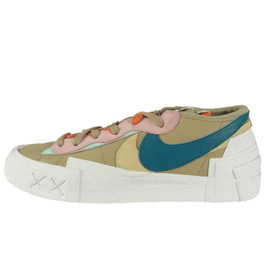 NIKE ナイキ DM7901-200 KAWS カウズ × sacai サカイ × Blazer Low Reed ブレーザー ロー リード ベージュ系 29㎝【新古品】【未使用】【中古】