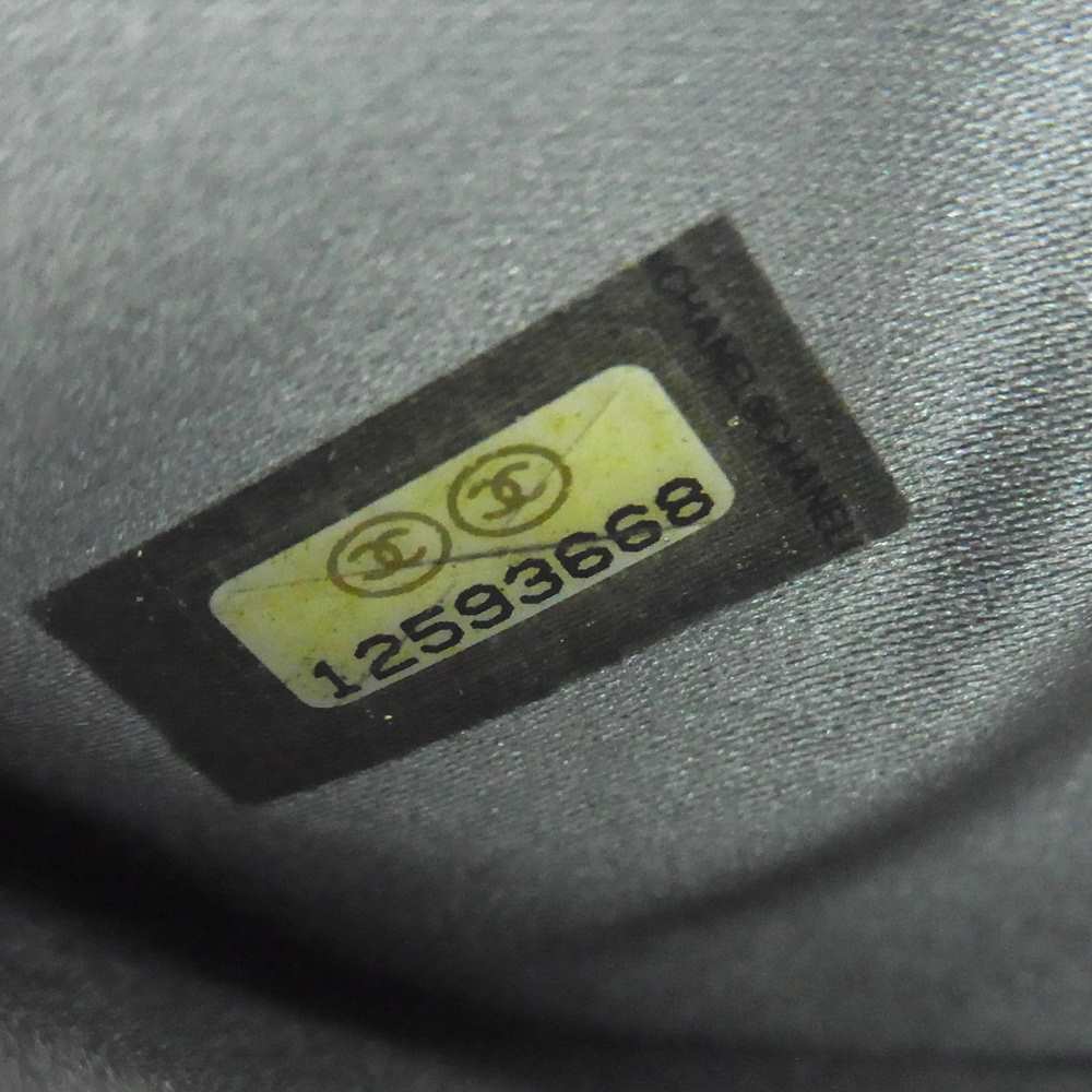 CHANEL シャネル カメリア エナメル ココマーク 二つ折り 財布 イタリア製 ブラック系【中古】