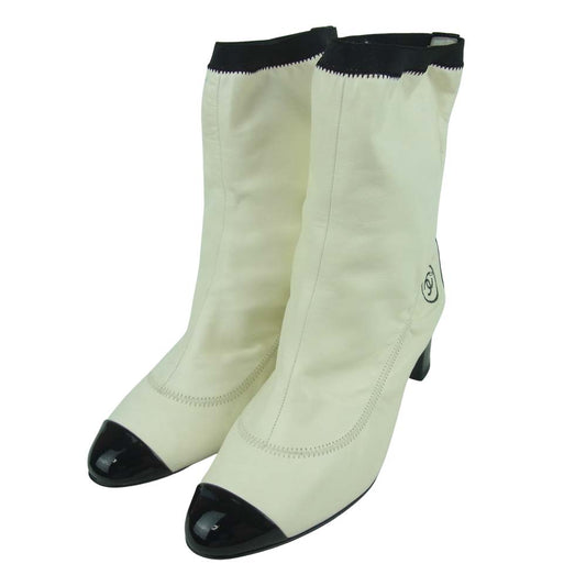 CHANEL シャネル ココマーク レザー ショート ブーツ ホワイト系 37【中古】