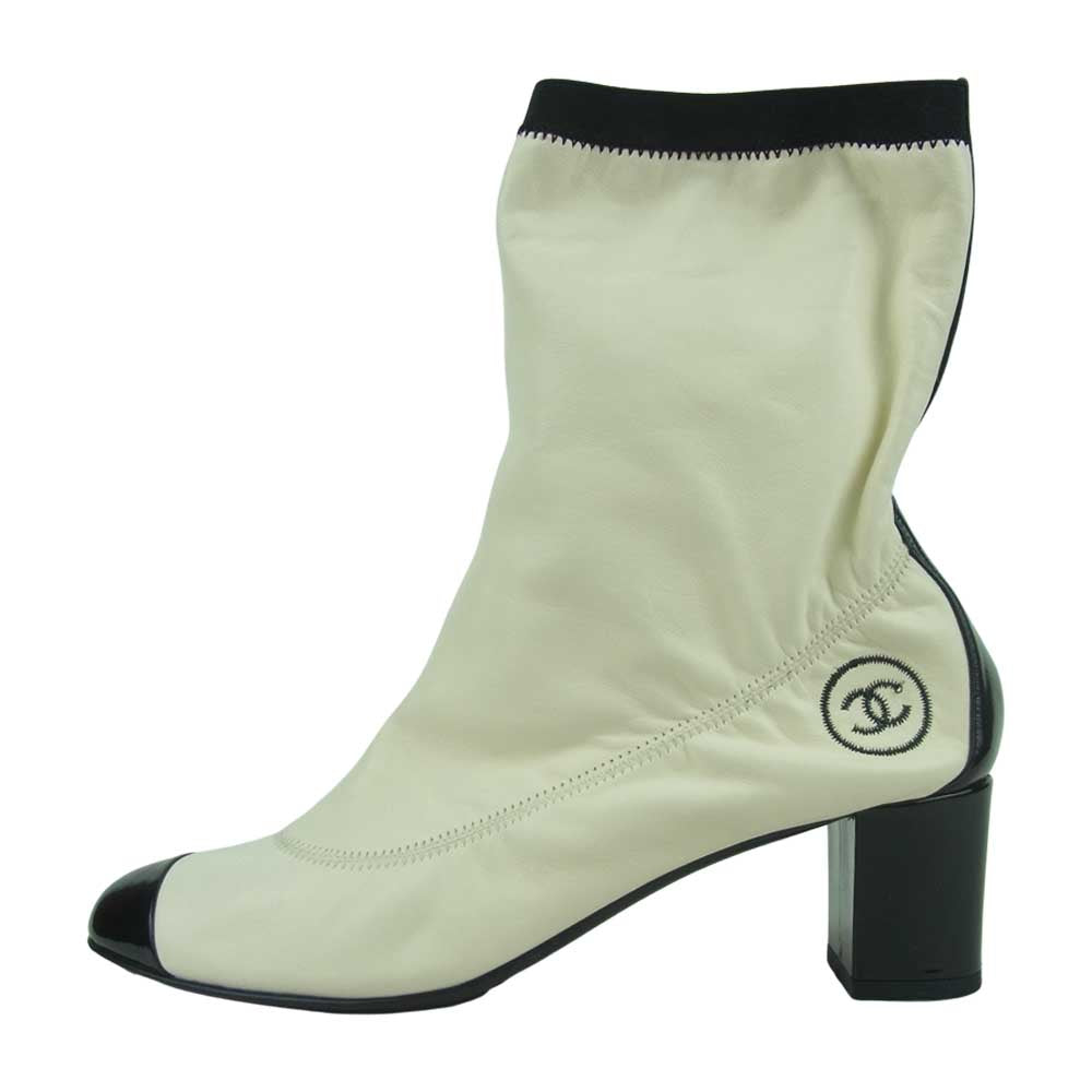 CHANEL シャネル ココマーク レザー ショート ブーツ ホワイト系 37【中古】