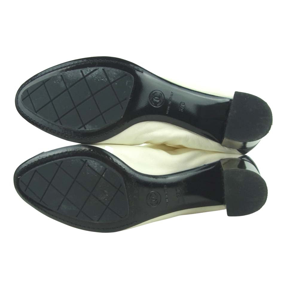 CHANEL シャネル ココマーク レザー ショート ブーツ ホワイト系 37【中古】