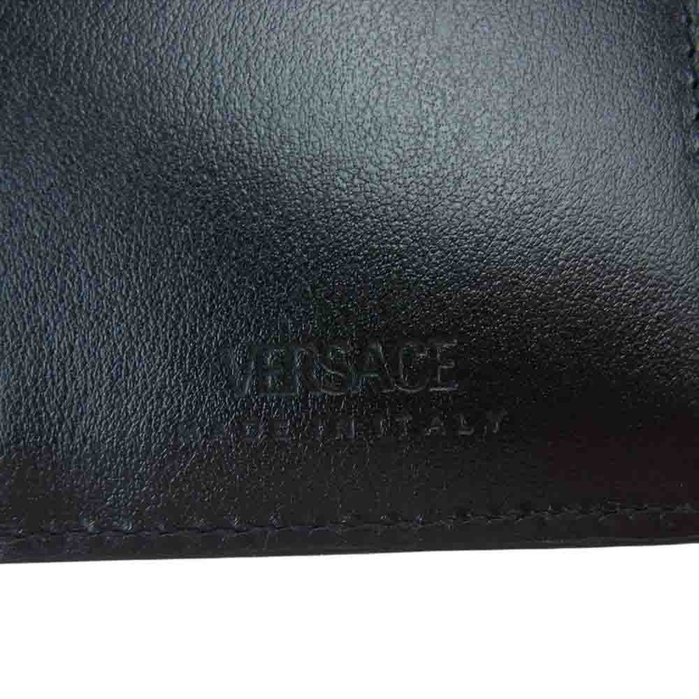 VERSACE ヴェルサーチ 1002243 1A01444 5B15V ラ グレカ シグネチャー 三つ折り コンパクト ウォレット  ブラック系 カーキ系【美品】【中古】
