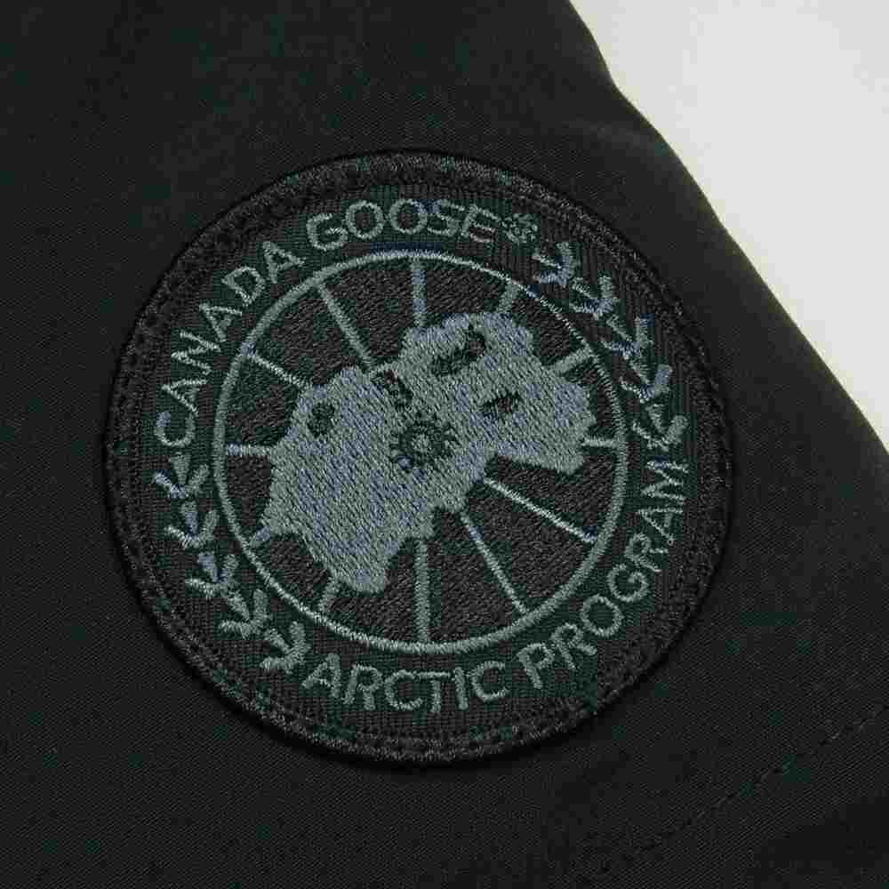 CANADA GOOSE カナダグース 3804MB 国内正規 サザビーリーグ BLACK LABEL MACMILLAN PARKA マクミラン パーカー ダウン ジャケット ブラック系 S【中古】