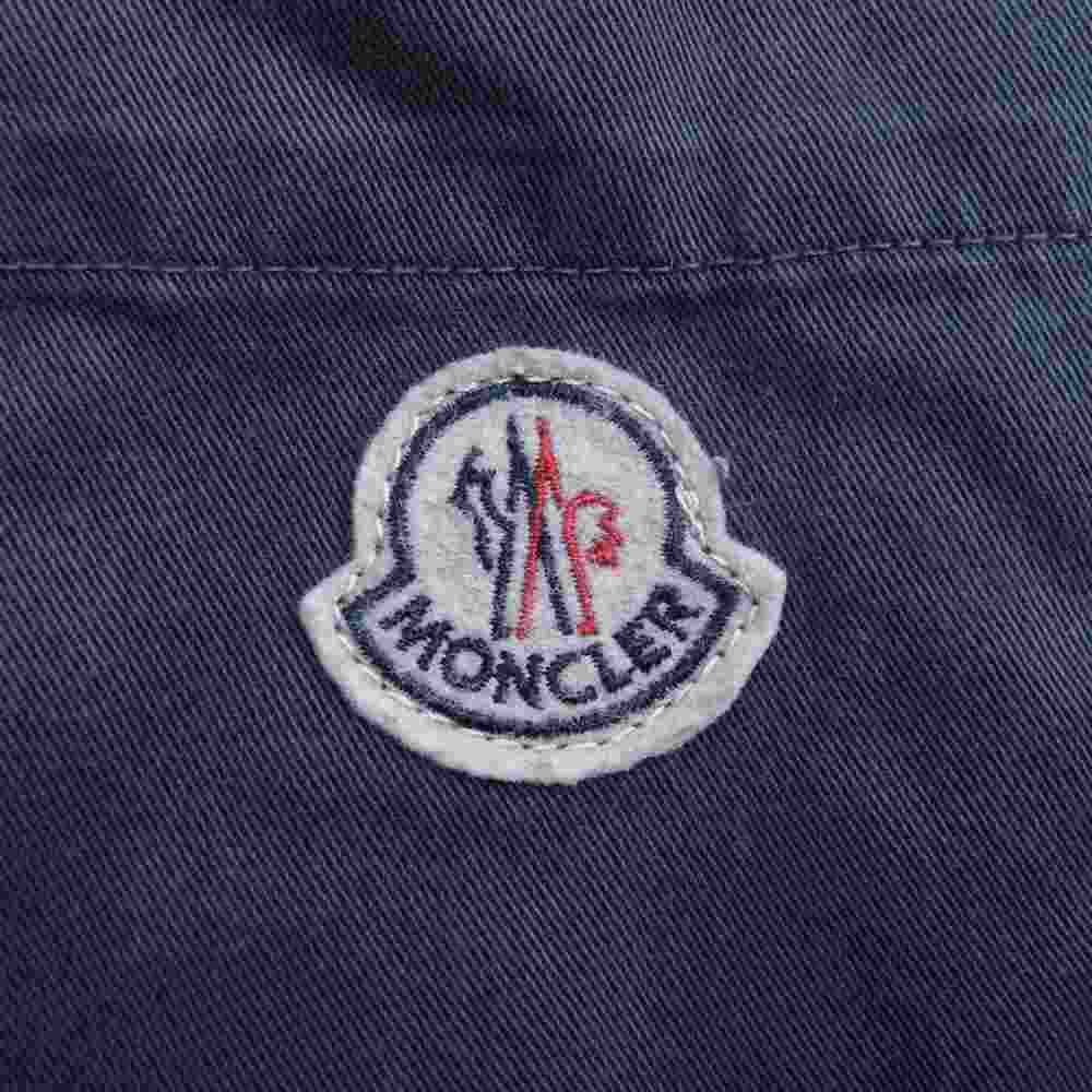 MONCLER モンクレール 国内正規品 210911350100 PANTALONE BERMUDA ハーフパンツ ネイビー ネイビー系 50【中古】