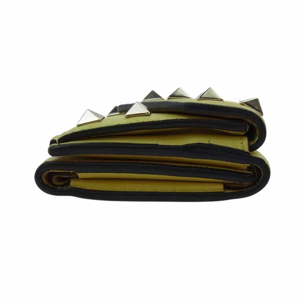 VALENTINO ヴァレンティノ GARAVANI ガラヴァーニ ロックスタッズ 三つ折り ミニ財布 イエロー系【中古】