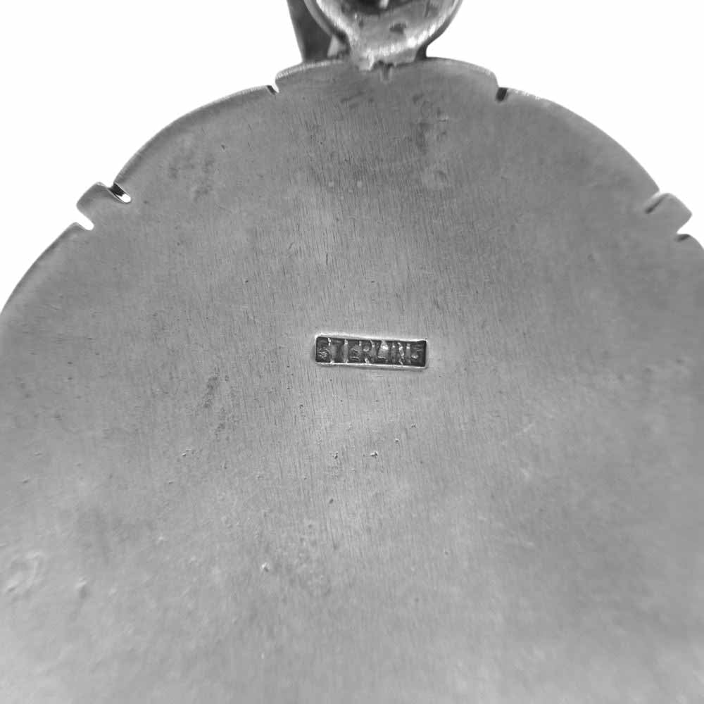 ナバホ アーティスト不明 NAVAJO族 インディアンジュエリー SV925  ホワイトバッファロー オーバル ペンダントトップ シルバー系【中古】