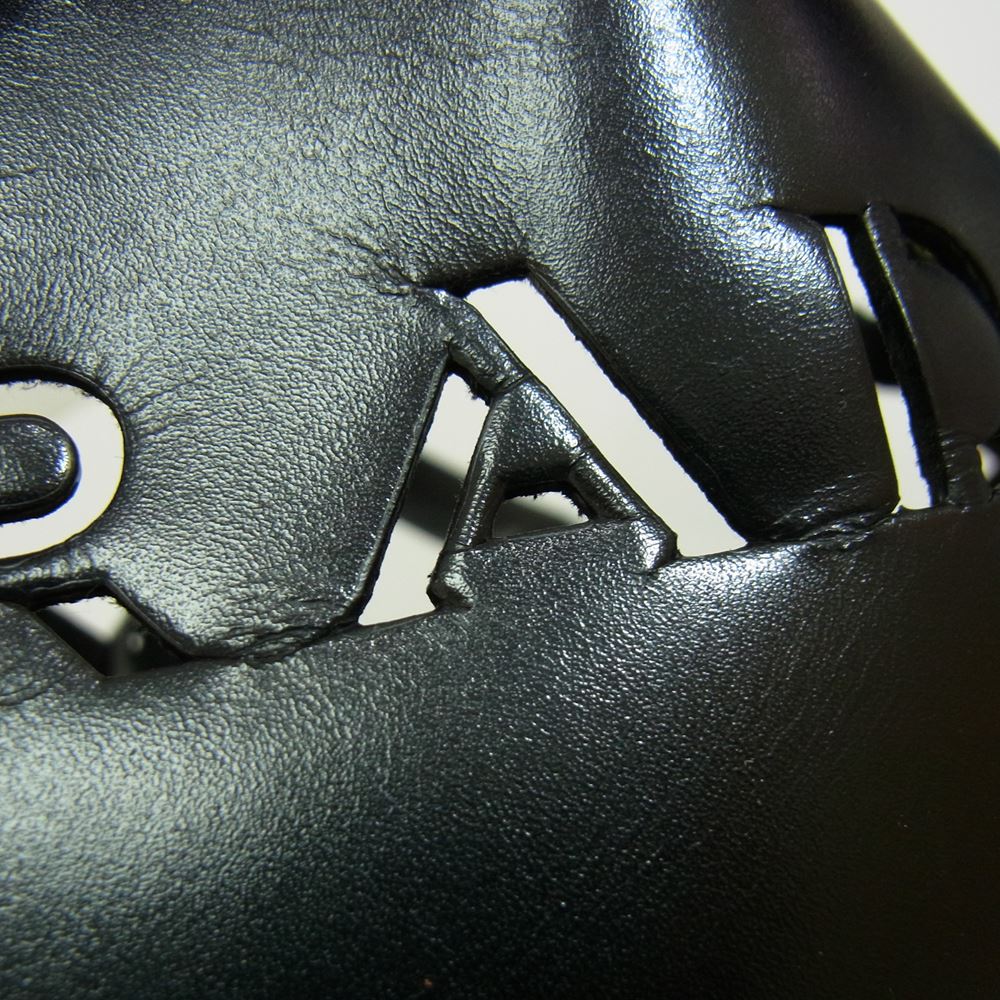 PRADA プラダ レザー ロゴ 型抜き トート バッグ ブラック系【中古】