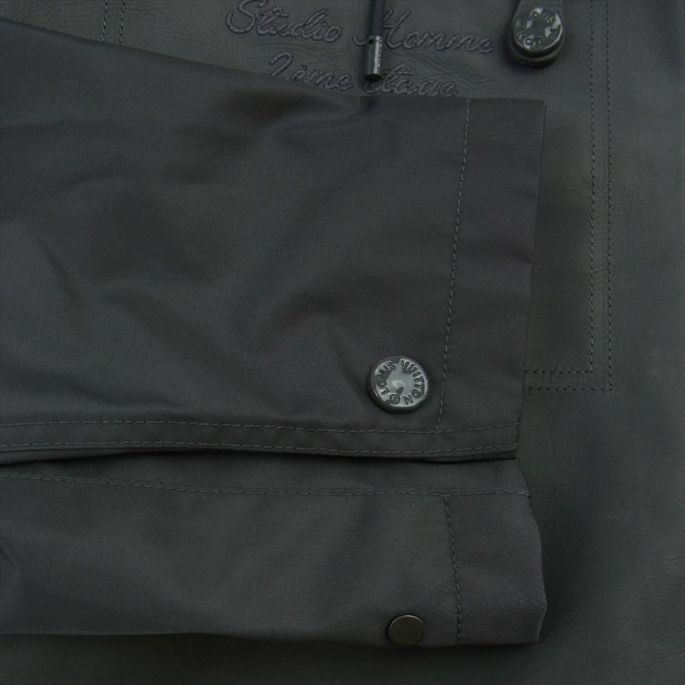 LOUIS VUITTON ルイ・ヴィトン 22SS 1AA4K8 エンブロイダリー レザー ミックス ブルゾン グレー系 56【美品】【中古】