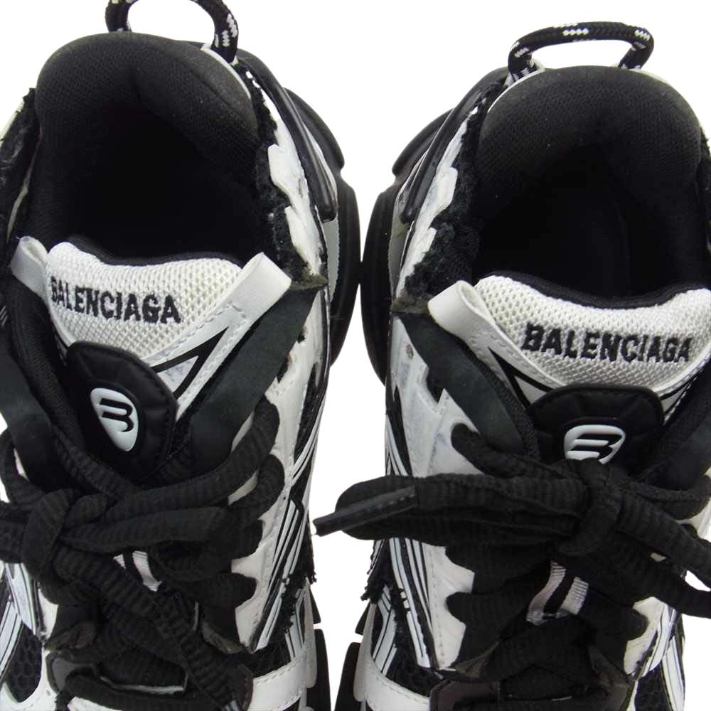 BALENCIAGA バレンシアガ 677402 Runner Sneakers ランナー ボンド カットオフ加工 スニーカー ブラック系 ホワイト系 24.5cm【中古】