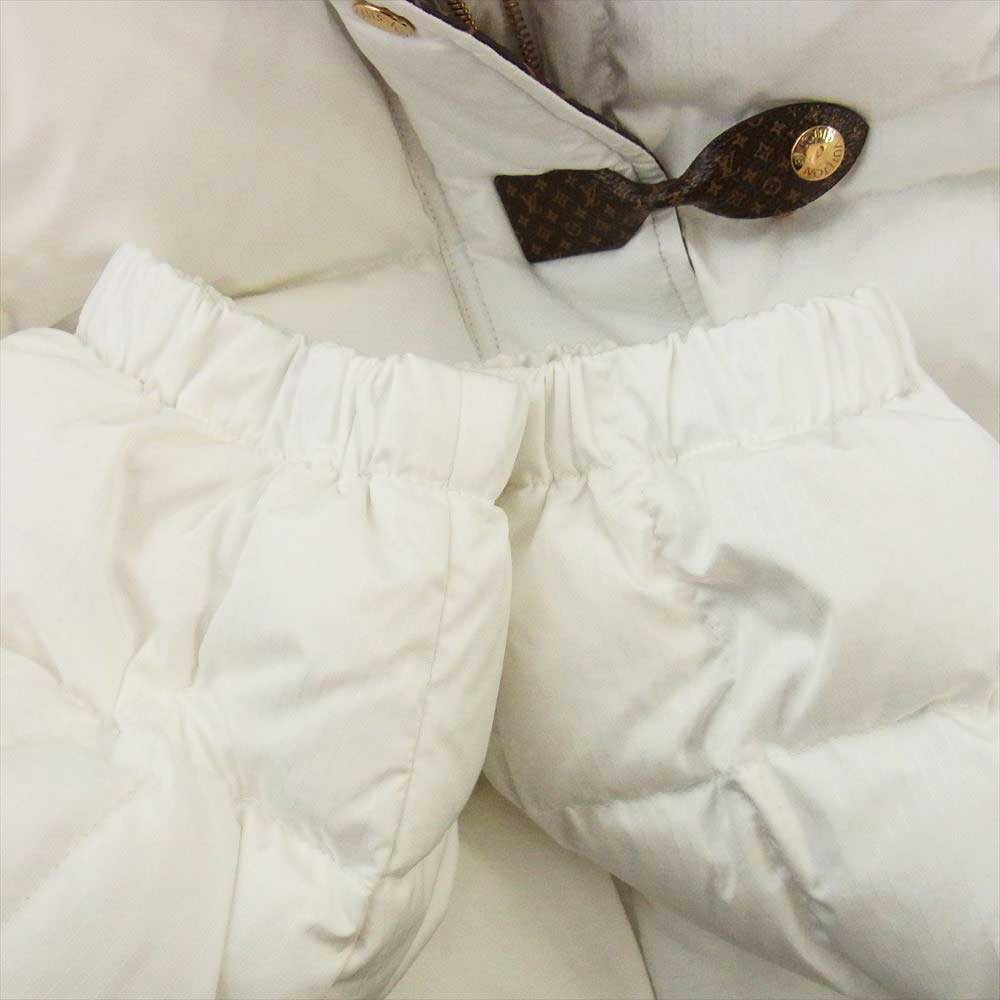 LOUIS VUITTON ルイ・ヴィトン 1AAAWT モノグラム アクセント ピロウ パファ ジャケット ホワイト系 ブラウン系 46【中古】
