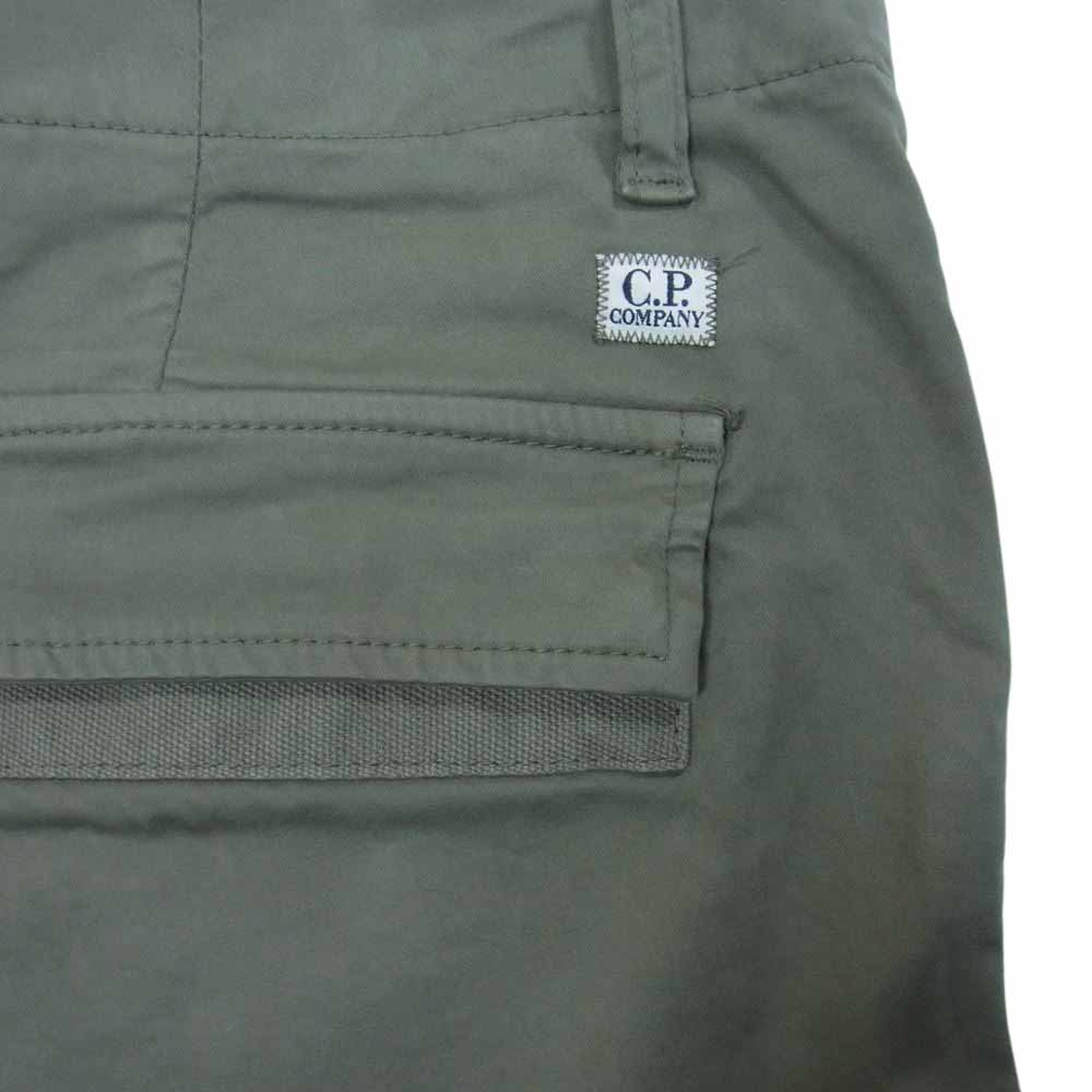 C.P.Company シーピーカンパニー 11CMPA226A 005529G Spodnie materia?owe Cargo テーパード カーゴパンツ カーキ系 52【中古】