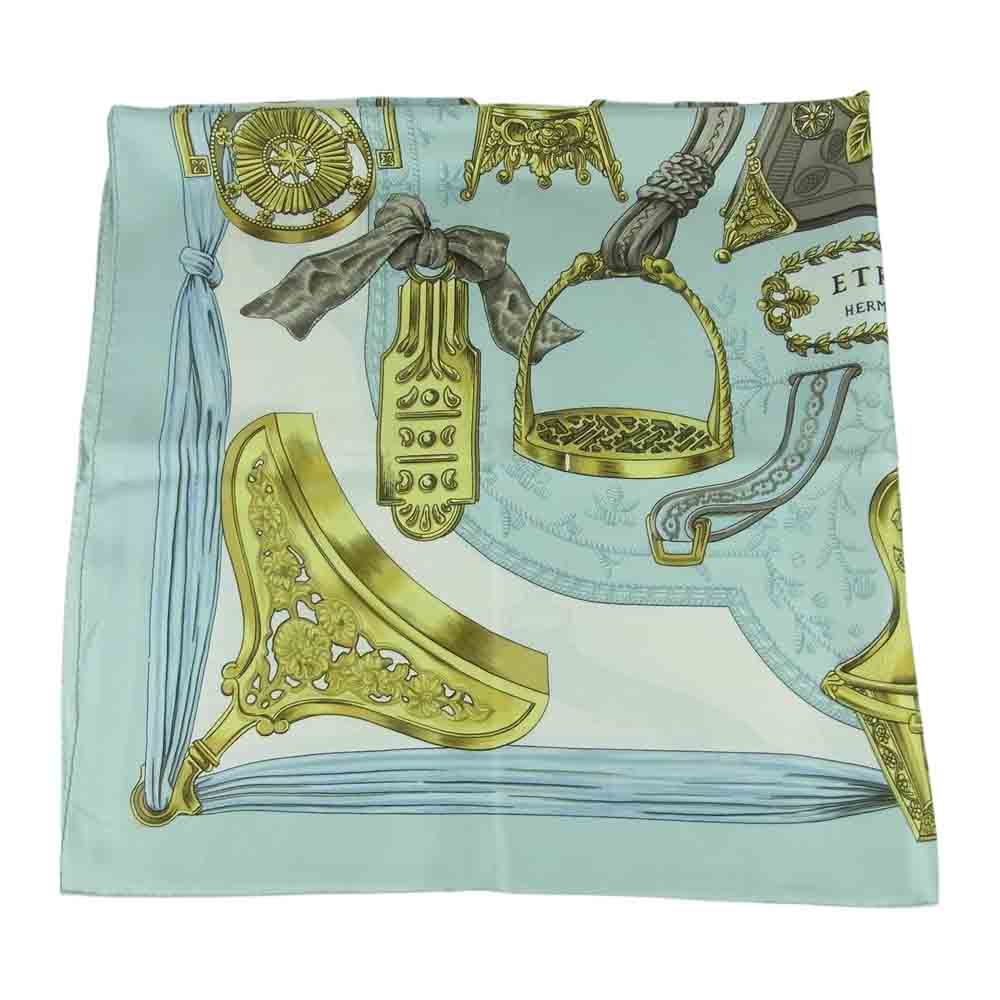HERMES エルメス カレ 90 ETRIERS エトゥリヤー 馬具 鎧 スカーフ scarf ライトブルー系 ゴールド系 オフホワイト系【中古】