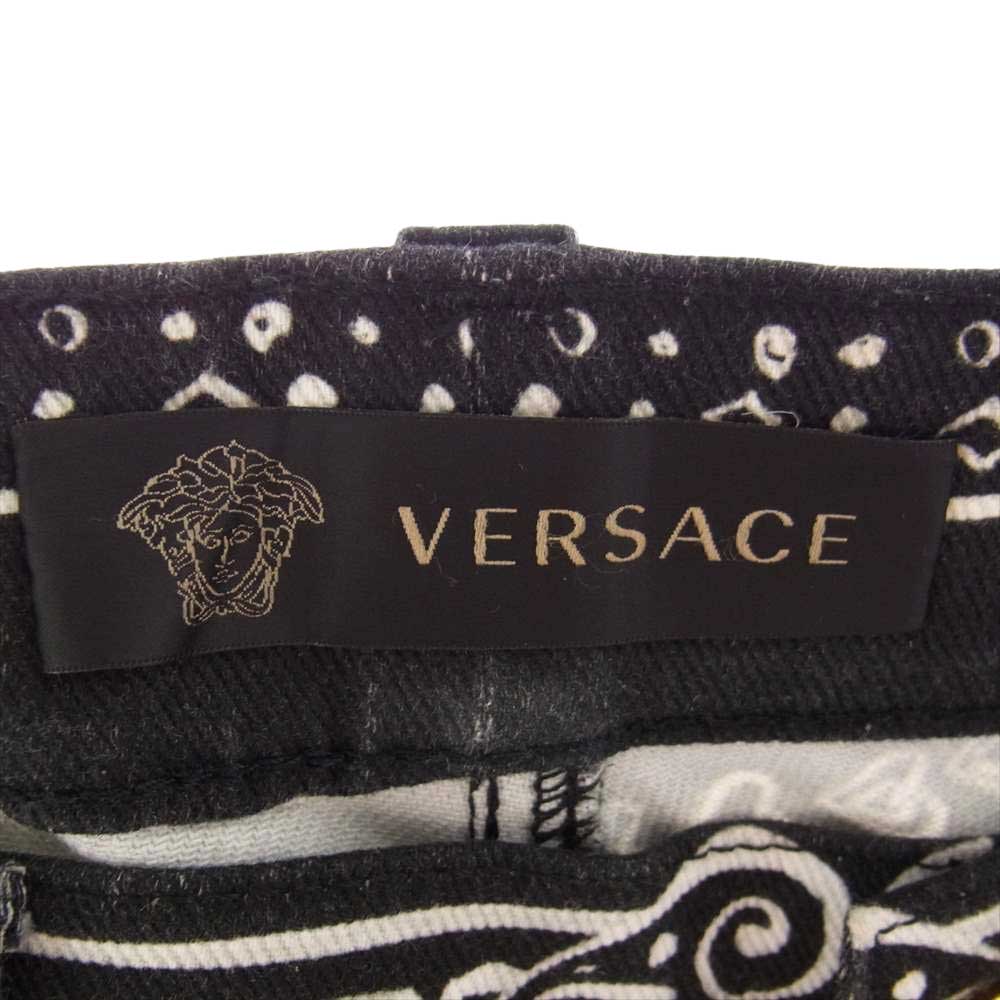VERSACE ヴェルサーチ パンツ A83490 A230653  国内正規品 メデューサ バンダナ パンツ ブラック系 30【中古】 VERSACE ヴェルサーチ A83490 A230653 国内正規品 メデューサ バンダナ