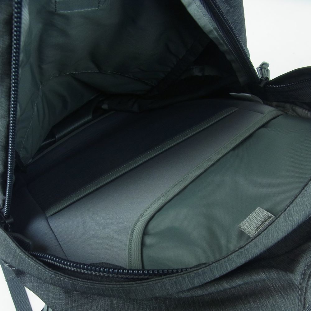 THE NORTH FACE ノースフェイス NM71606 HOT SHOT CL 26L バックパック リュック ベトナム製 グレー系【中古】