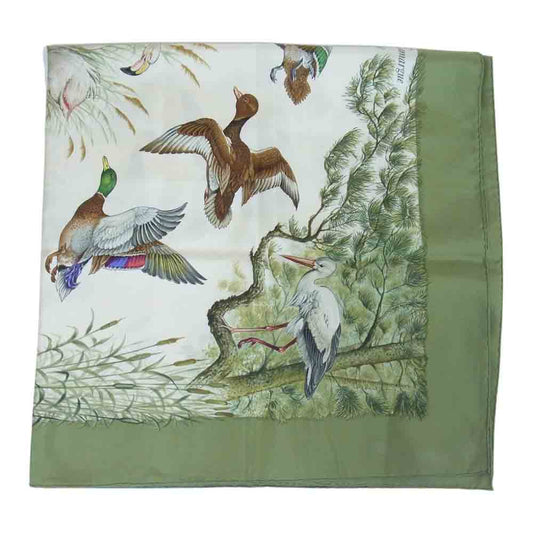 HERMES エルメス カレ 90 Halte en Camargue カマルグでの休息 シルク100% スカーフ ライトグリーン系【中古】