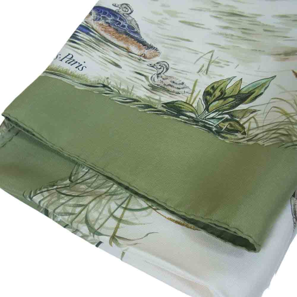 HERMES エルメス カレ 90 Halte en Camargue カマルグでの休息 シルク100% スカーフ ライトグリーン系【中古】