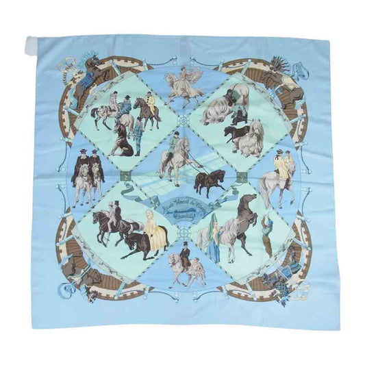 HERMES エルメス カレ 90 Musee Vivant du Cheval Chantilly シャンティイ城馬の博物館 シルク100% スカーフ  ライトブルー系【中古】