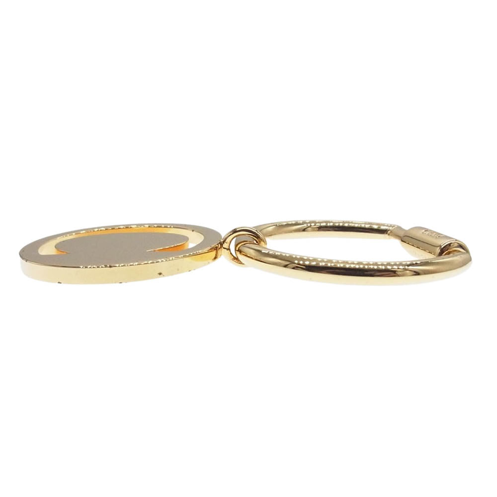 Chloe クロエ イニシャル チャーム キーホルダー  ゴールド系【中古】