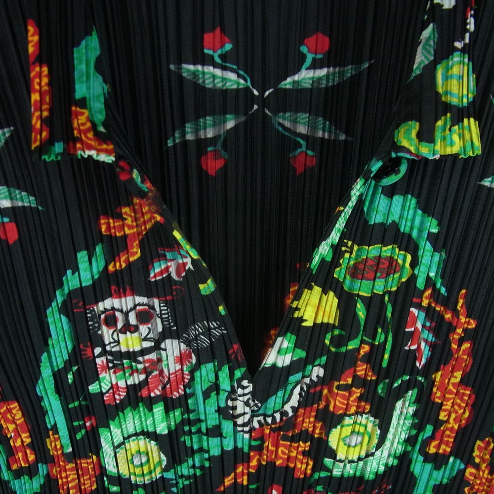 PLEATS PLEASE プリーツプリーズ イッセイミヤケ PP81-JK590 プリーツ加工 シーサー 総柄 スキッパー プルオーバー ブラウス シャツ 長袖 ブラック系 マルチカラー系 3【美品】【中古】