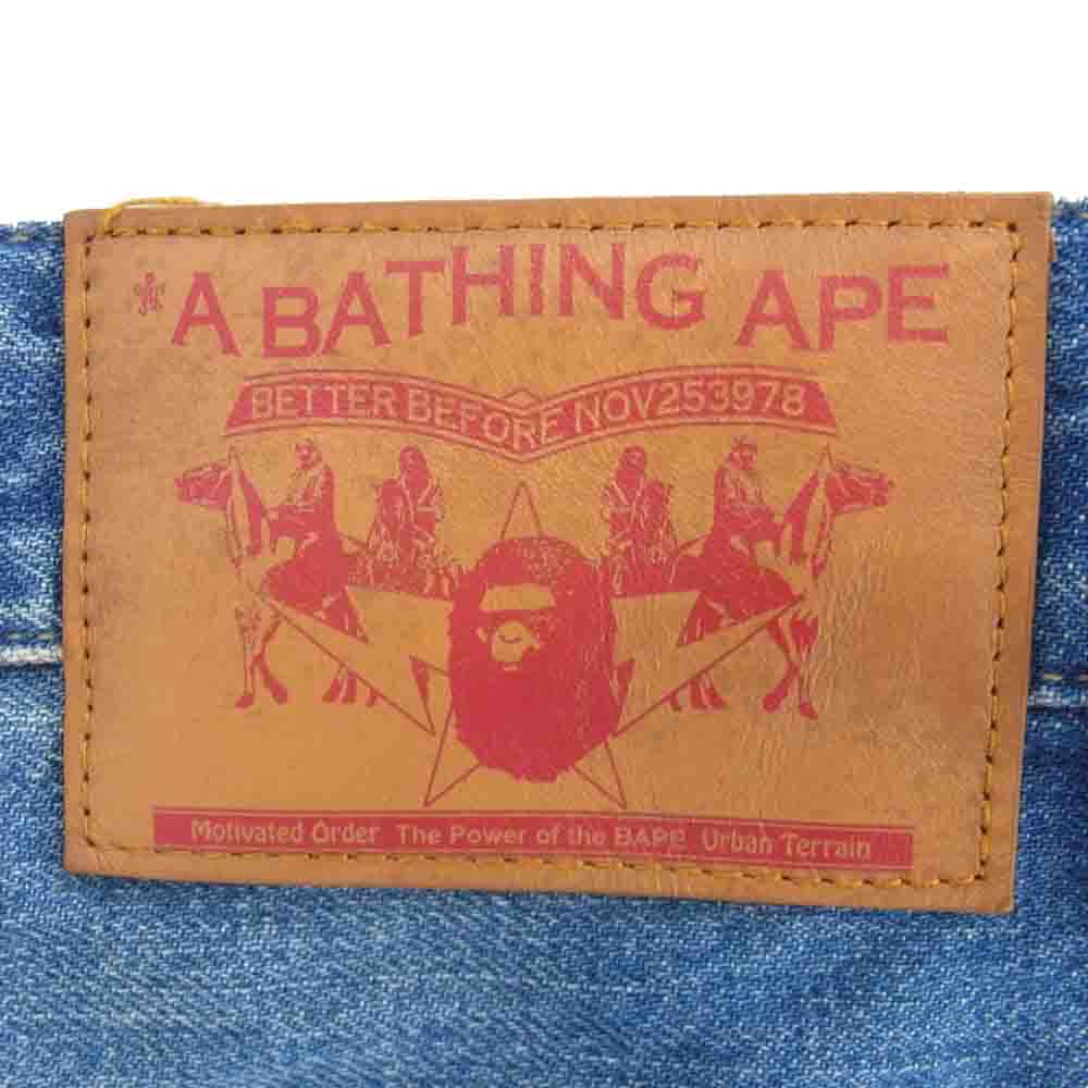 A BATHING APE アベイシングエイプ SLIM FIT DENIM JEANS スリム フィット デニム ジーンズ シンチバック スター刺繍 裏地カモ ダメージ加工 パンツ インディゴブルー系 L【中古】