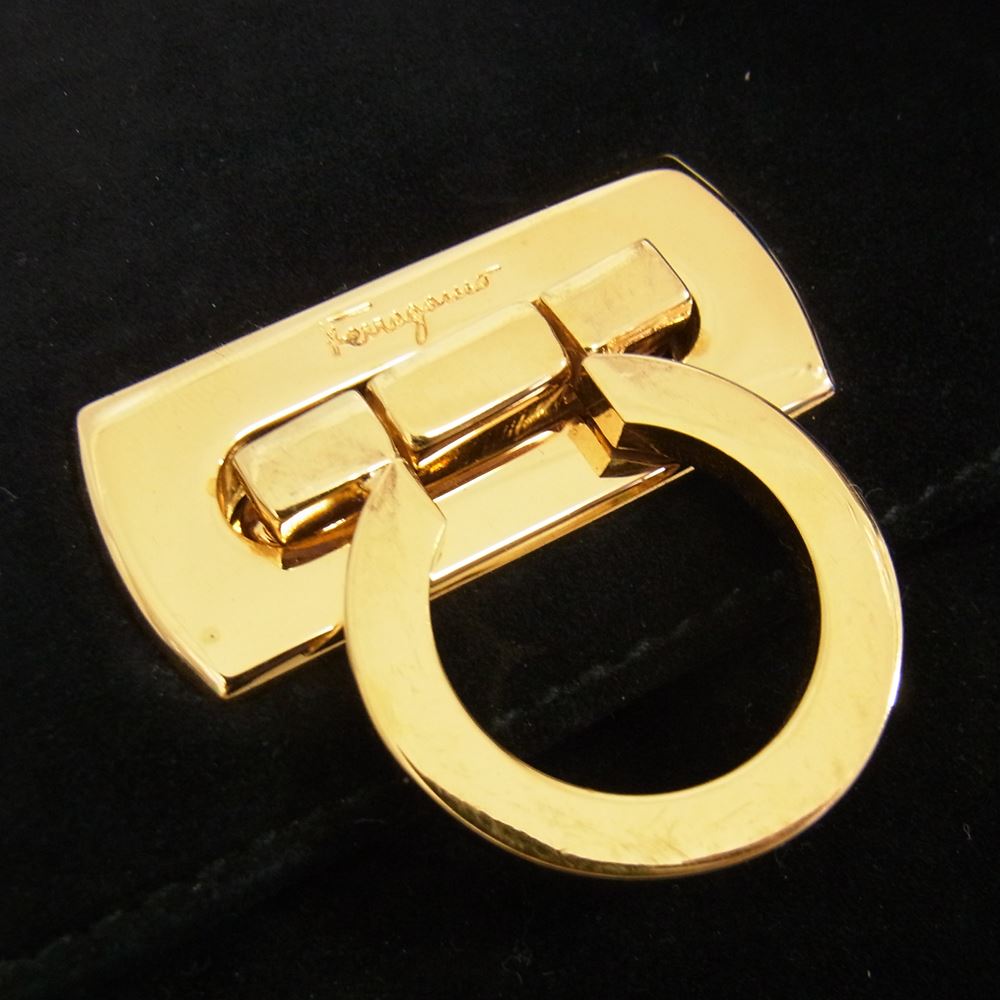 Salvatore Ferragamo サルヴァトーレフェラガモ ガンチーニ スエード ショルダー バッグ ブラック系【中古】