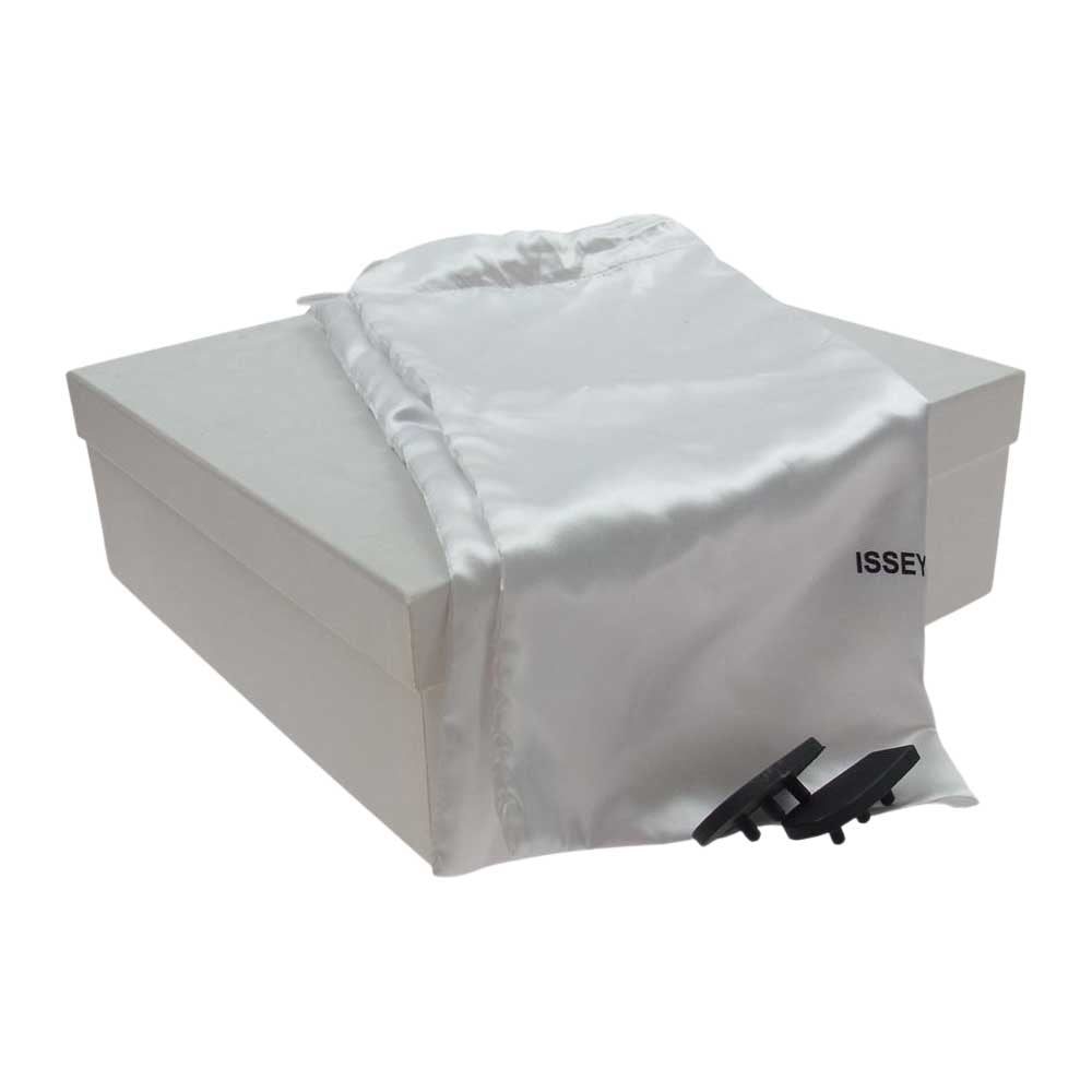 ISSEY MIYAKE イッセイミヤケ サイドゴア ヒール ショート ブーツ ブラック系 24.0㎝【中古】