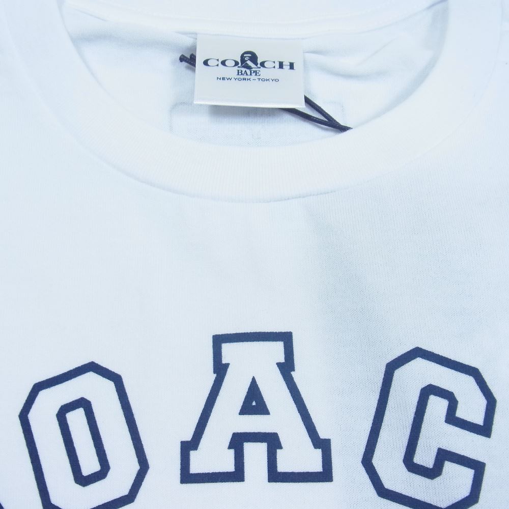 A BATHING APE アベイシングエイプ 1H73109902  × COACH コーチ COLLEGE TEE カレッジ Tシャツ ホワイト系 L【新古品】【未使用】【中古】