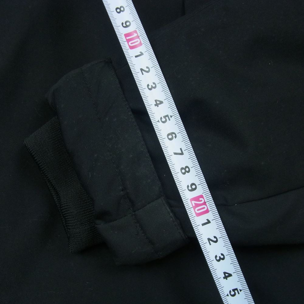 COMME des GARCONS コムデギャルソン 17SS+AD11:AH11 OS-J003 black market ブラック マーケット ロゴ バックプリント 中綿 マウンテン パーカー ジャケット ブラック系 L【中古】