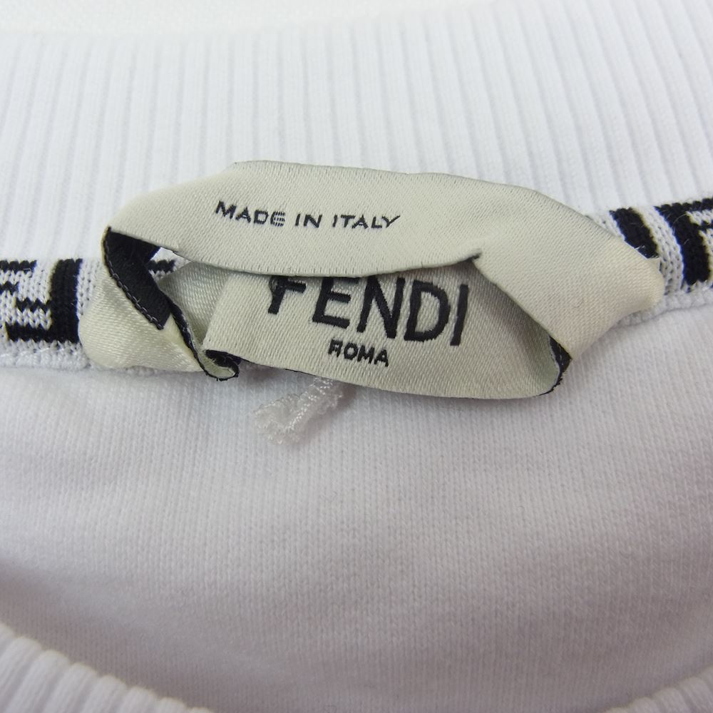 FENDI フェンディ エンボスロゴ ショート丈 クルーネック スウェット ホワイト  ホワイト系 S【中古】
