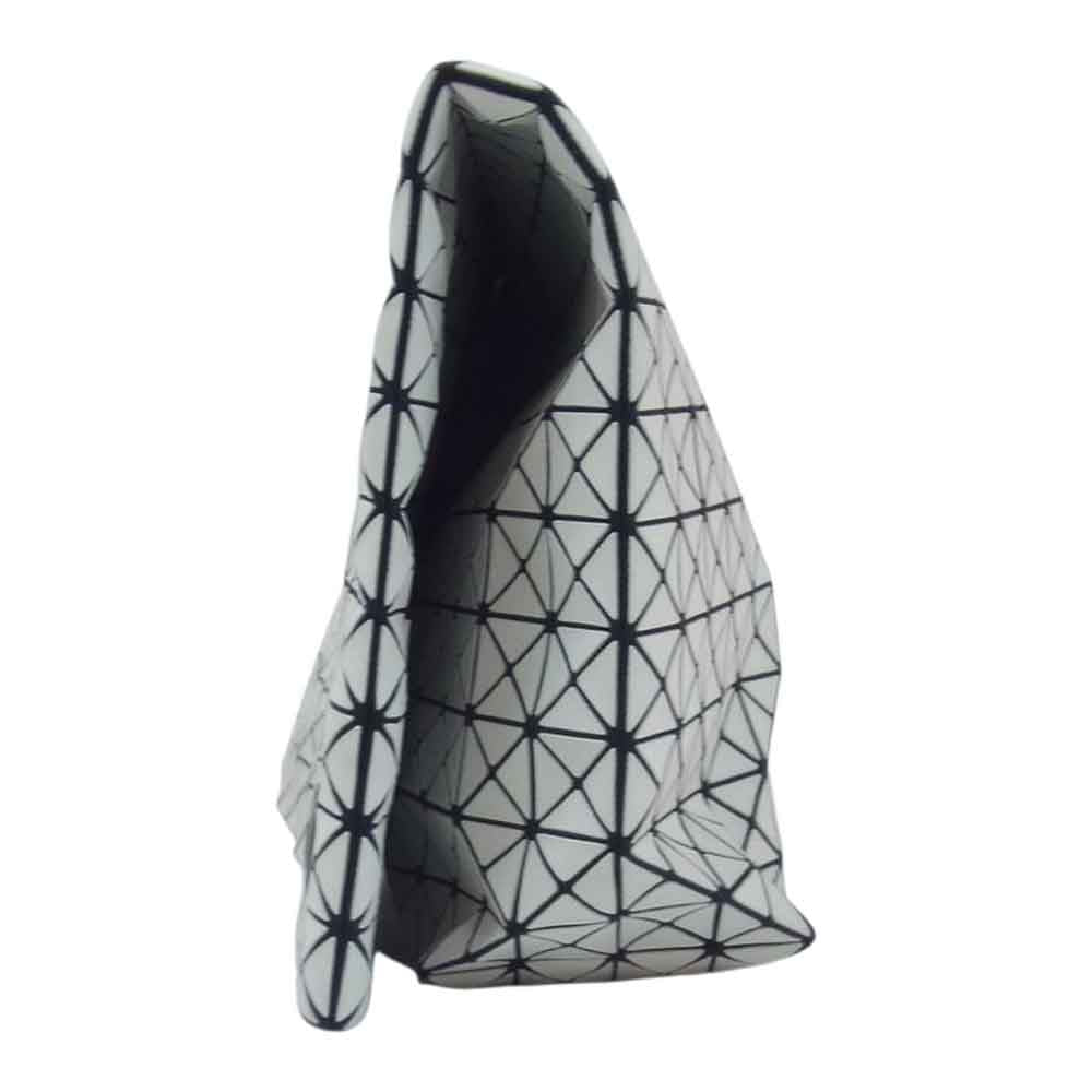 ISSEY MIYAKE イッセイミヤケ BAOBAO バオバオ クラッチバック ホワイト系【中古】