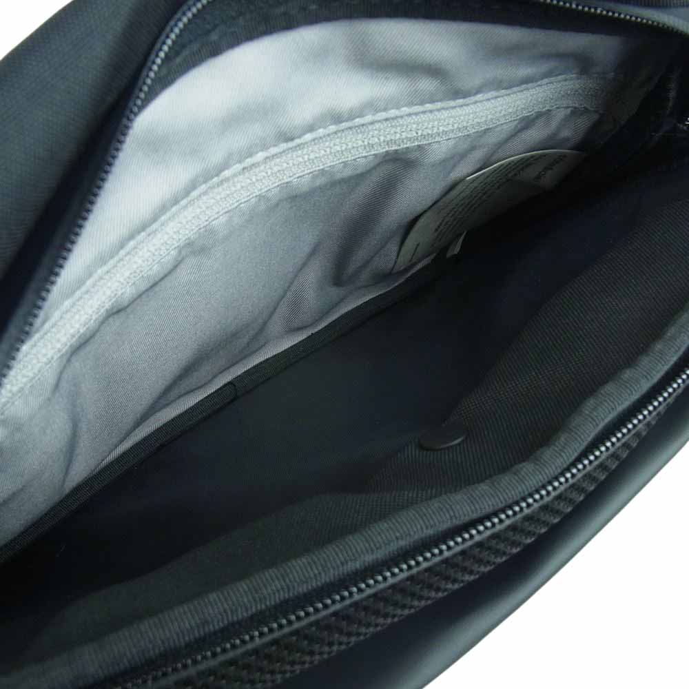 コートエシエル ISARAU イザラウ ボディ メッセンジャー バッグ ウエスト ポーチ ブラック系【美品】【中古】