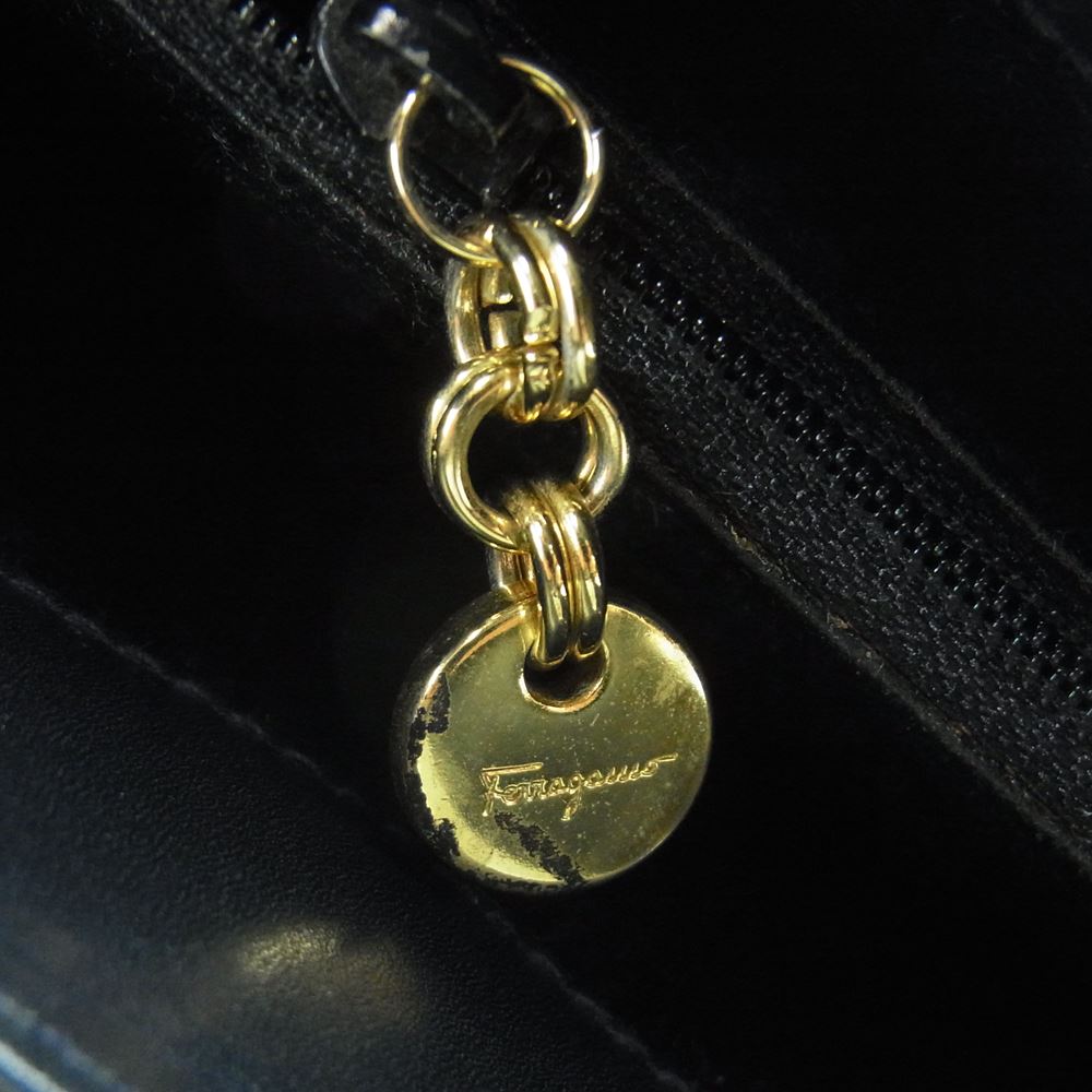 Salvatore Ferragamo サルヴァトーレフェラガモ ヴァラリボン バケツ レザー ハンドバッグ ダークネイビー系【中古】