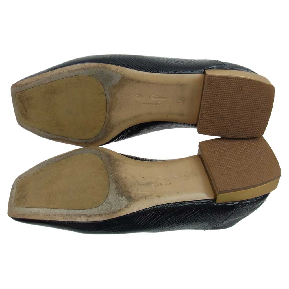 Salvatore Ferragamo サルヴァトーレフェラガモ スクエアトゥ レザー パンプス  ブラック系 ゴールド系 8c【中古】