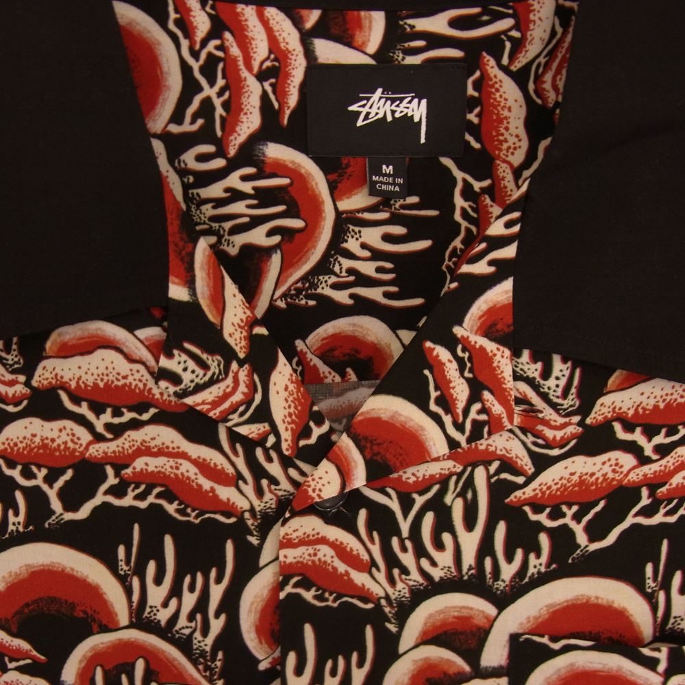 STUSSY ステューシー CORAL PATTERN SHIRT オープンカラー レーヨン 半袖 シャツ レッド  ブラック系 レッド系 M【中古】