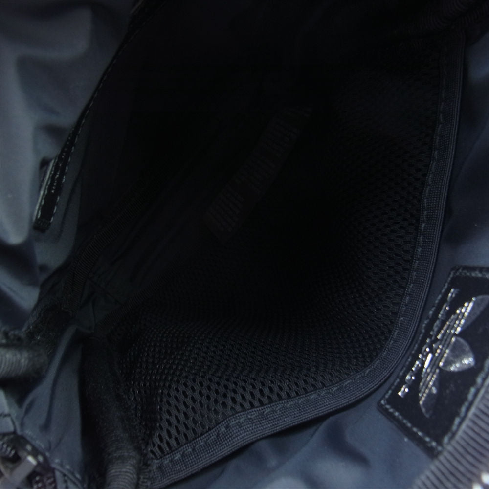 BALENCIAGA バレンシアガ 22AW 721850 × adidas アディダス 3ストライプ ラムスキン スモールクロスボディ メッセンジャー ショルダー バッグ 羊革  ブラック系【美品】【中古】