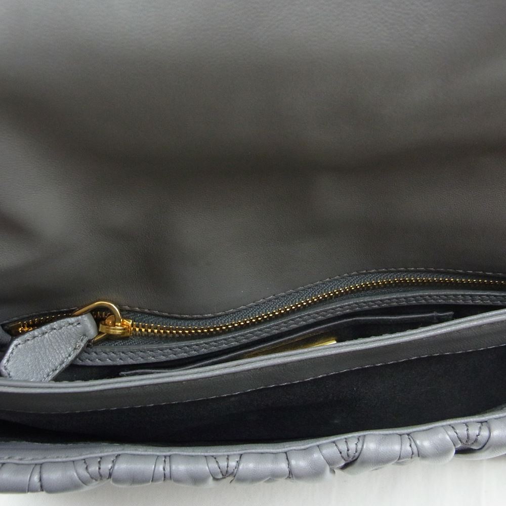 MIUMIU ミュウミュウ RP0345 ギャランティ付 MATELASSE マテラッセ チェーン 2Way クラッチ ショルダー バッグ グレー系【中古】