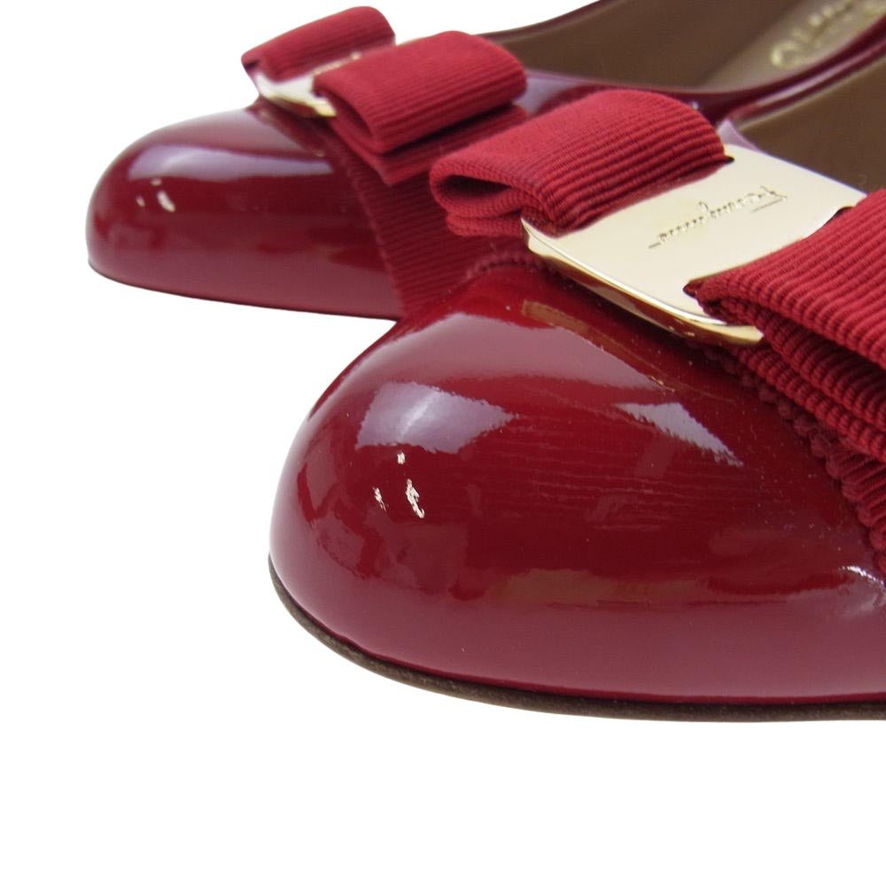 Salvatore Ferragamo サルヴァトーレフェラガモ CARLA 70 ヒール パンプス  レッド系 8.5【中古】