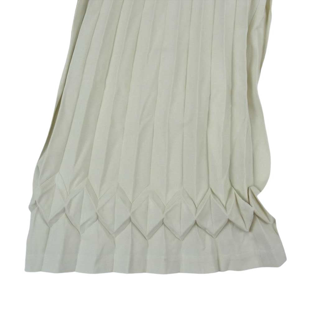 ISSEY MIYAKE イッセイミヤケ me ミー MI21FF413 CUBE PLEATS プリーツ加工 キューブパンツ オフホワイト オフホワイト系【中古】