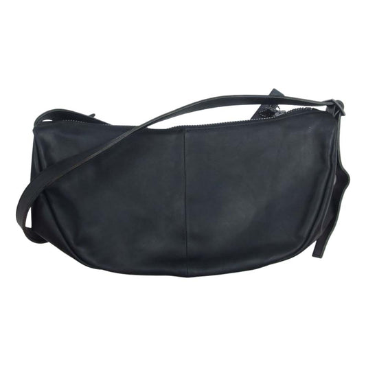 ISAMUKATAYAMA BACKLASH イサムカタヤマバックラッシュ 143-01 ISAMU KATAYAMA イサムカタヤマ GUIDI オイルカーフ バナナ ショルダー バッグ  ブラック系【極上美品】【中古】