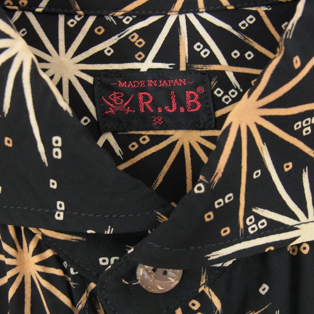 R.J.B アールジェイビー レーヨン プリント 半袖 シャツ ブラック系 38【中古】