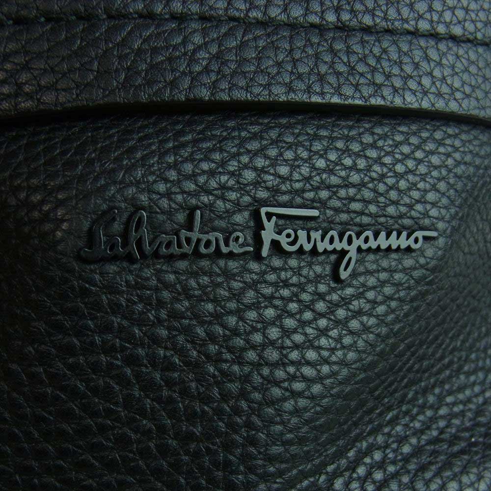 Salvatore Ferragamo サルヴァトーレフェラガモ 24A128 レザー ショルダー ボディ バッグ ブラック系【中古】