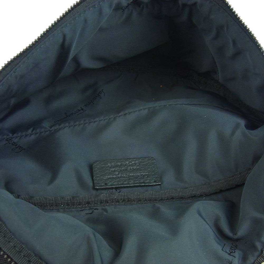 Salvatore Ferragamo サルヴァトーレフェラガモ 24A128 レザー ショルダー ボディ バッグ ブラック系【中古】