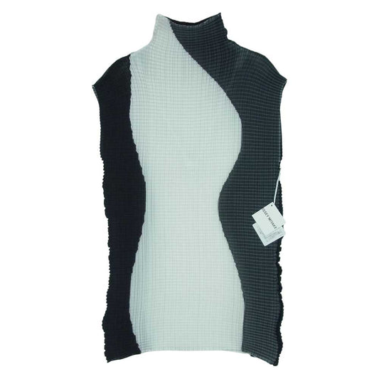 ISSEY MIYAKE イッセイミヤケ 23SS IM31-FJ640-08 Shaped Colour-block Pleated Top バイカラー カラーブロック ボックスプリーツ加工 カットソー ボトルネック トップ ホワイト系 グレー系 ブラック系【新古品】【未使用】【中古】