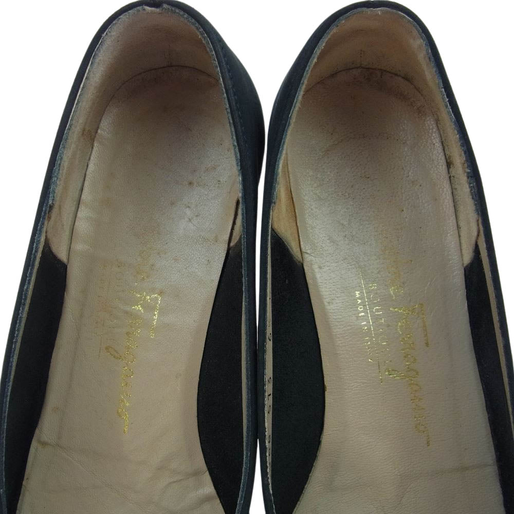 Salvatore Ferragamo サルヴァトーレフェラガモ ヴァラ リボン パンプス ブラック系 6.5【中古】