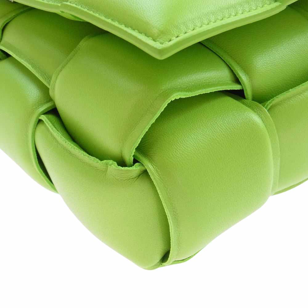 BOTTEGAVENETA ボッテガヴェネタ パデッド カセット レザー ショルダー バッグ ライトグリーン系【美品】【中古】