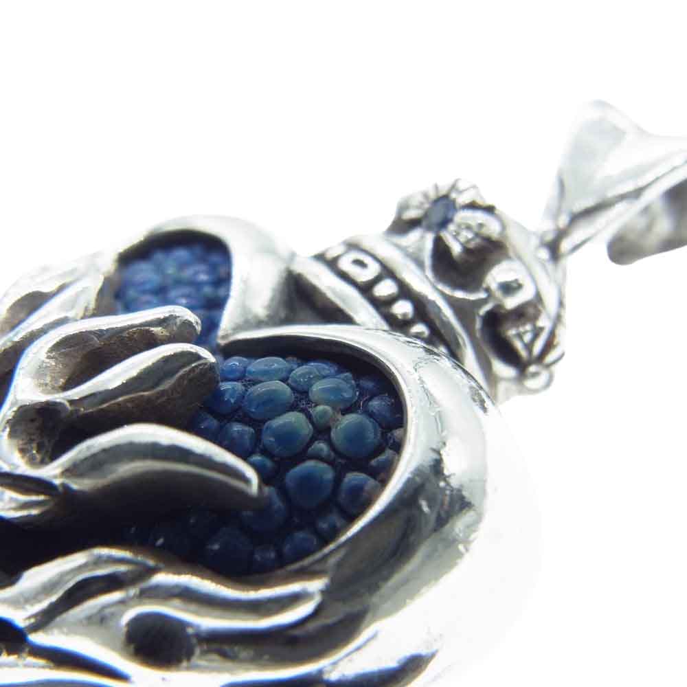 レザーズアンドトレジャーズ Small flame heart w/stingray w/sapphire スモール フレーム ハート ペンダント スティングレイ レザー ネックレス シルバー系 ブルー系【中古】