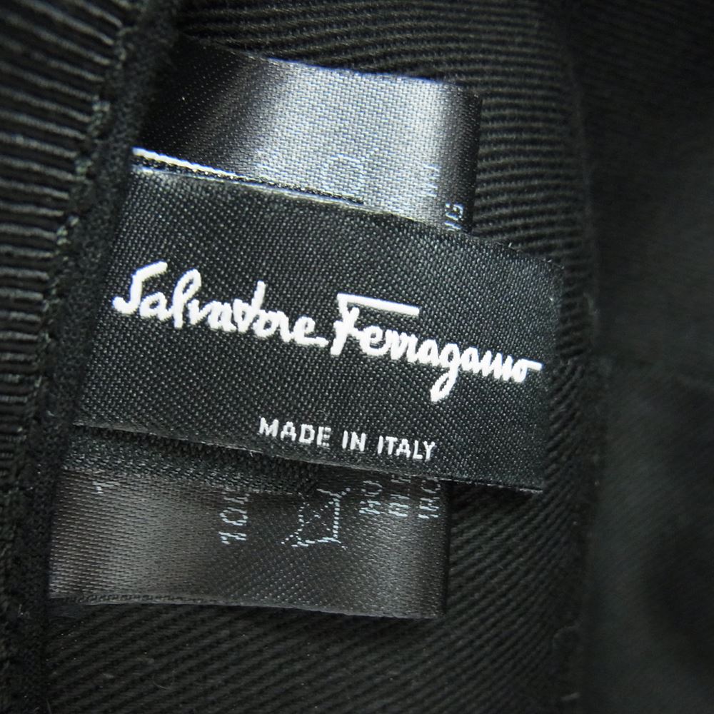 Salvatore Ferragamo サルヴァトーレフェラガモ ガンチーニ ベースボール キャップ オフホワイト系 ブラック系 ONE SIZE【中古】