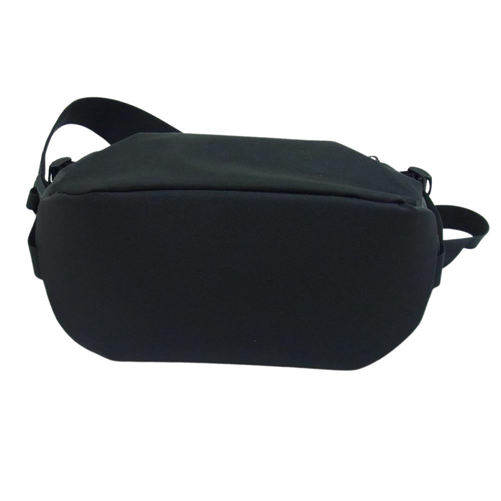 ARC'TERYX アークテリクス 24019 ARRO 8 アロー ショルダー バッグ ブラック系【中古】